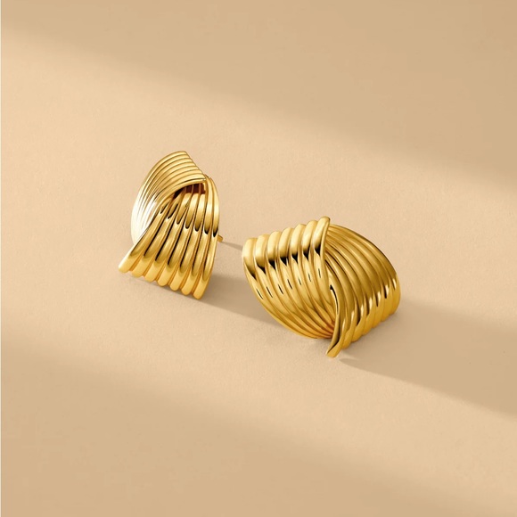 💎NEW: 24K Gold Textured Earrings*Waterproof*Lightweight Earrings*JD - Picture 2 of 7